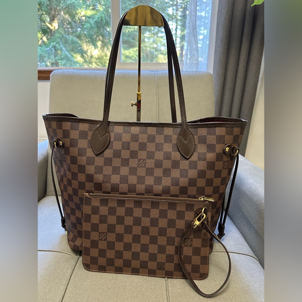 Authentic  Louis Vuitton Neverfull Damier MM